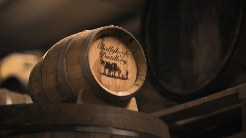 Hibernian_winterCouple_Still(9)