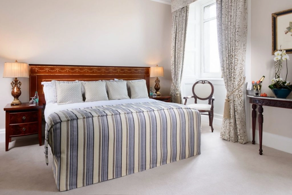 Kilkenny Hibernian Hotel Deluxe Room