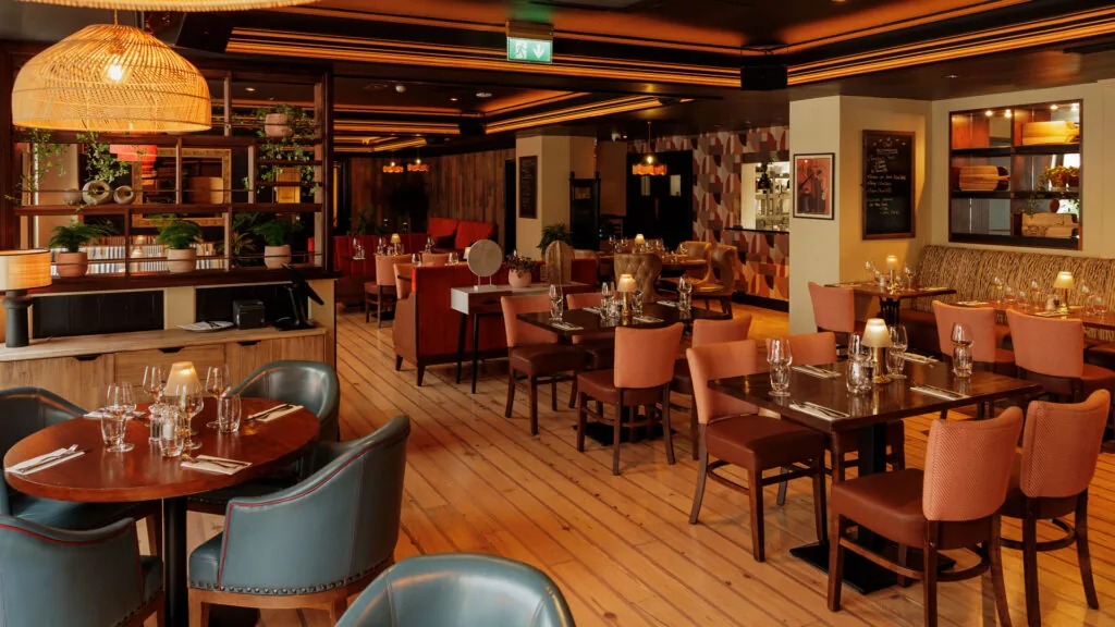 Ember-Interior2.jpg2,1