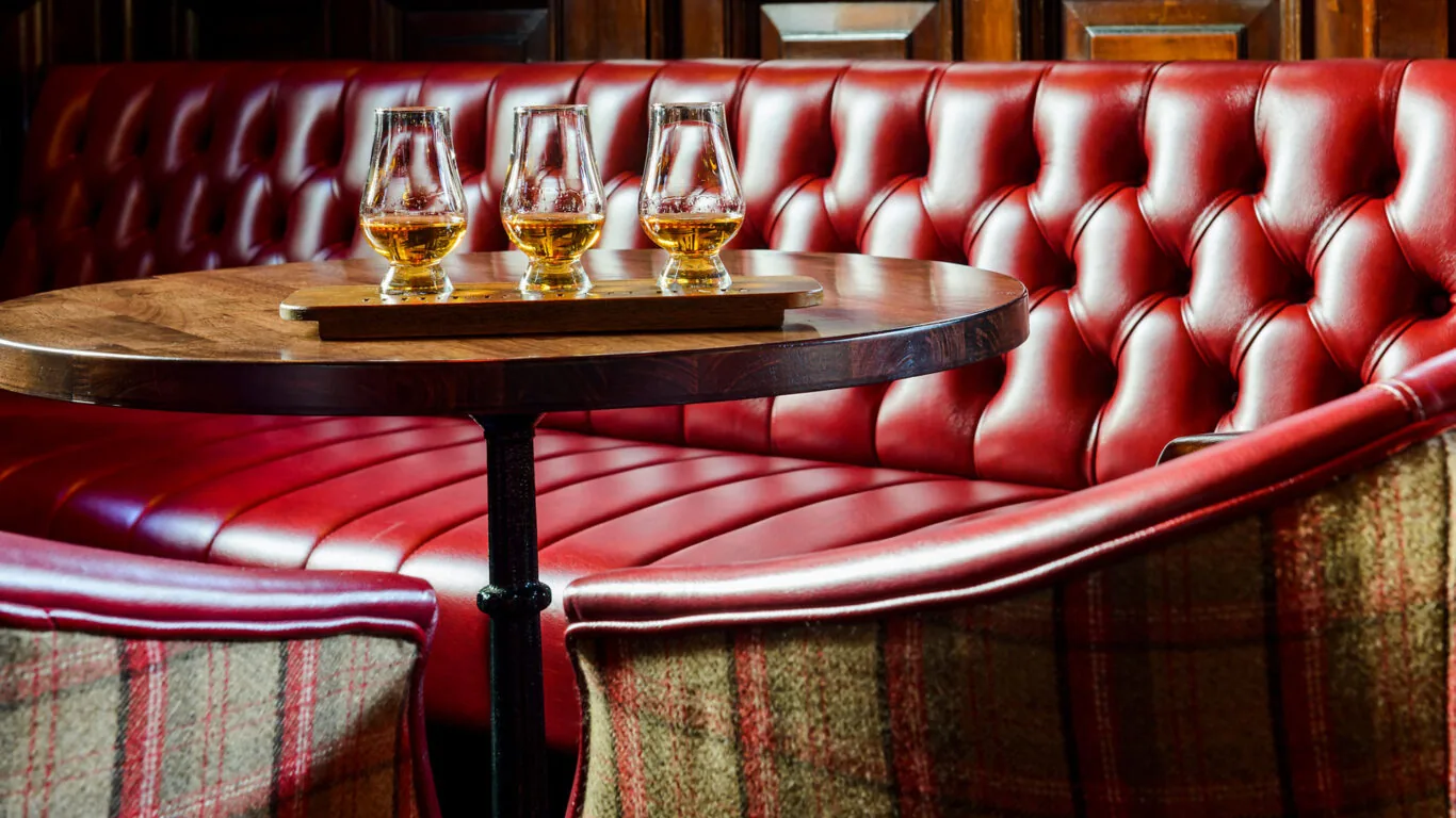 Hibernian-Bar-Whiskey-Tasting