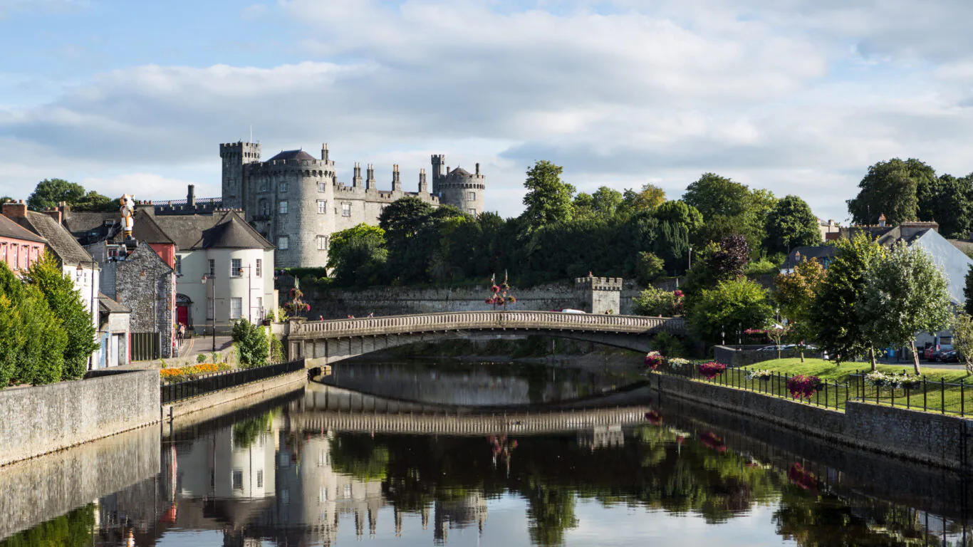 Kilkenny Castle, panorama from the bridge, Ireland